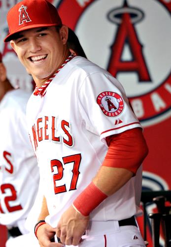 Mike Trout Wears Philadelphia Eagles & Nike Dunks - Sports